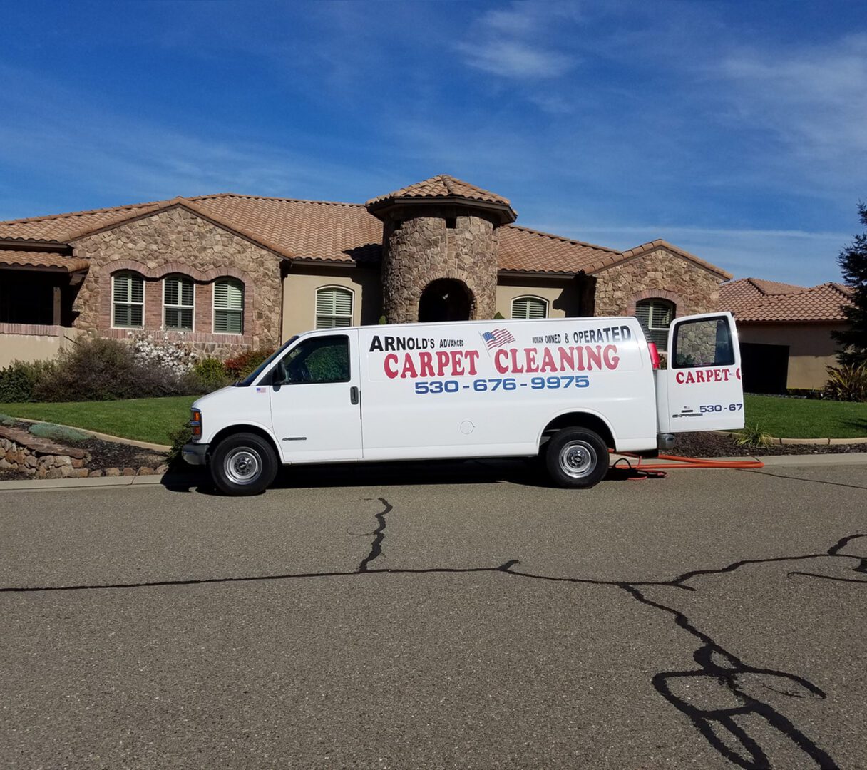 Arnold's Carpet Cleaning service van